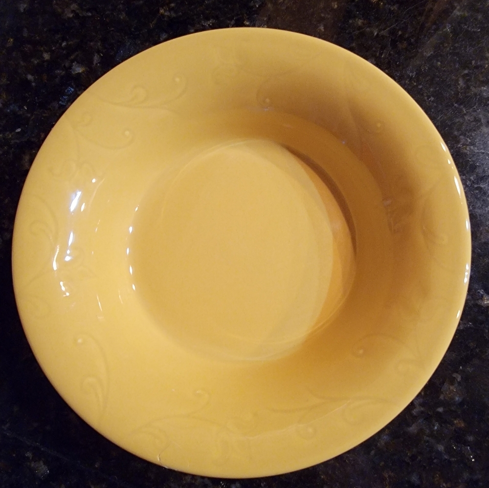 Primagera Portugal Embossed Yellow 7.5 Soup/ Cereal Bowls Pre-owned